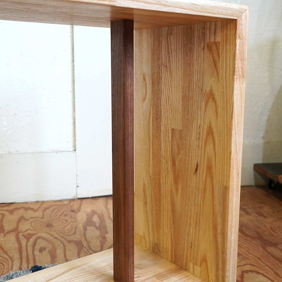 リバイブモブラープロジェクト 不要になった古い家具の木材から作ったコーヒーテーブル サイドテーブル M 【2】 ウォールナット 地球にいちばんやさしい家具 SDGs <i>動画あり</i>