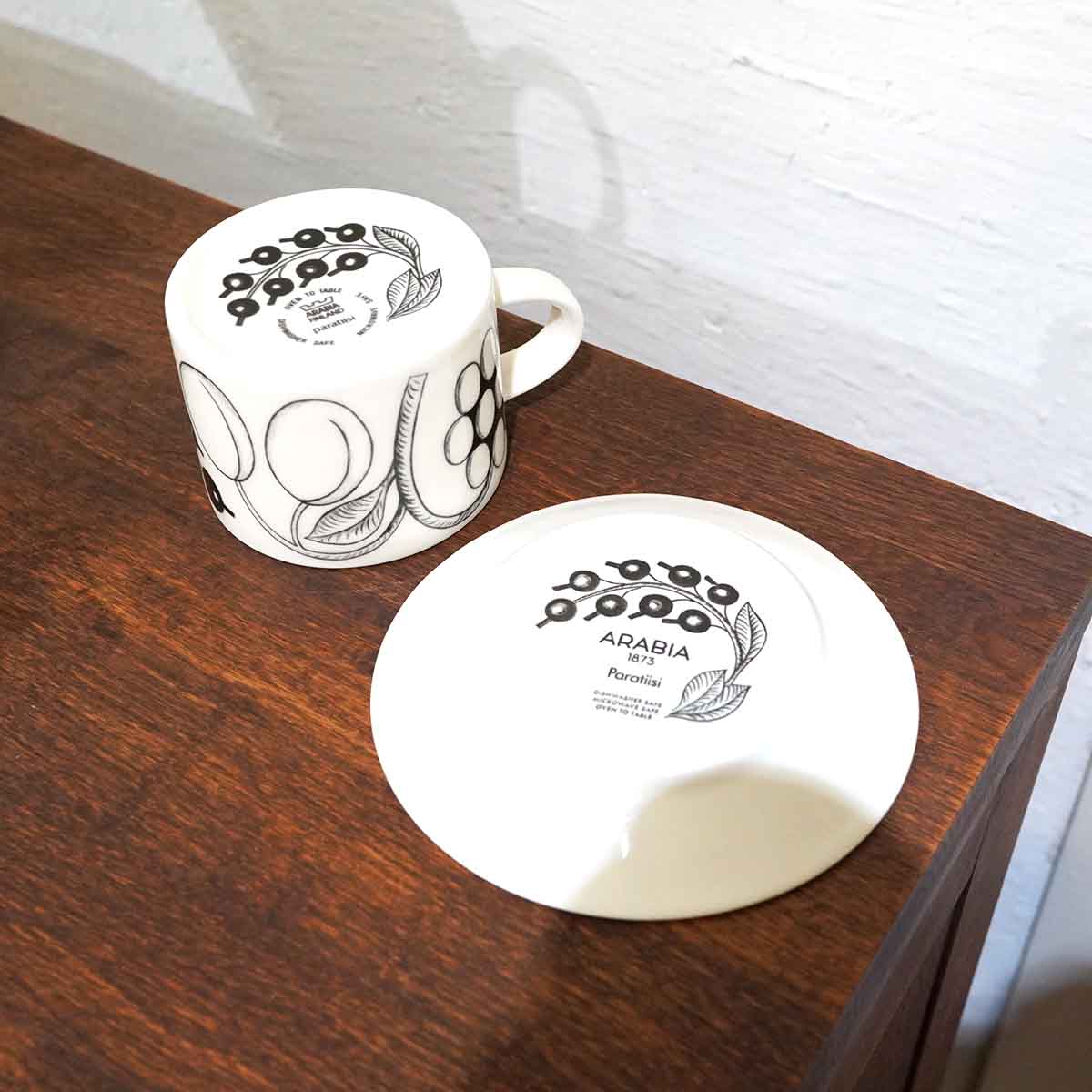 アラビア / ARABIA パラティッシ ティーカップ&ソーサー ブラック 【1】 中古