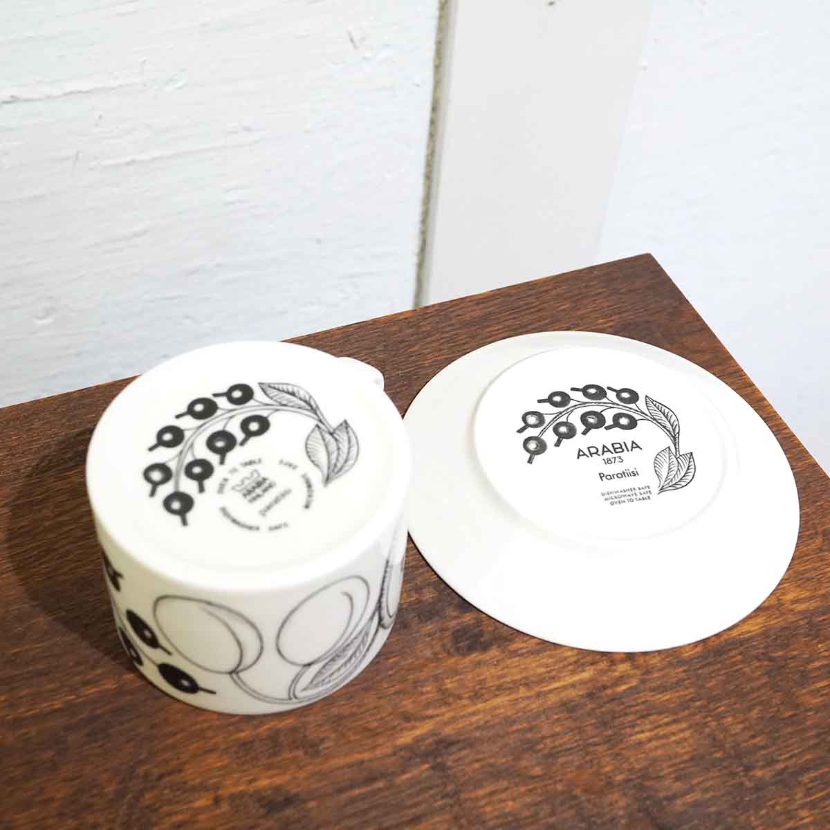 アラビア / ARABIA パラティッシ ティーカップ&ソーサー ブラック 【2】 中古