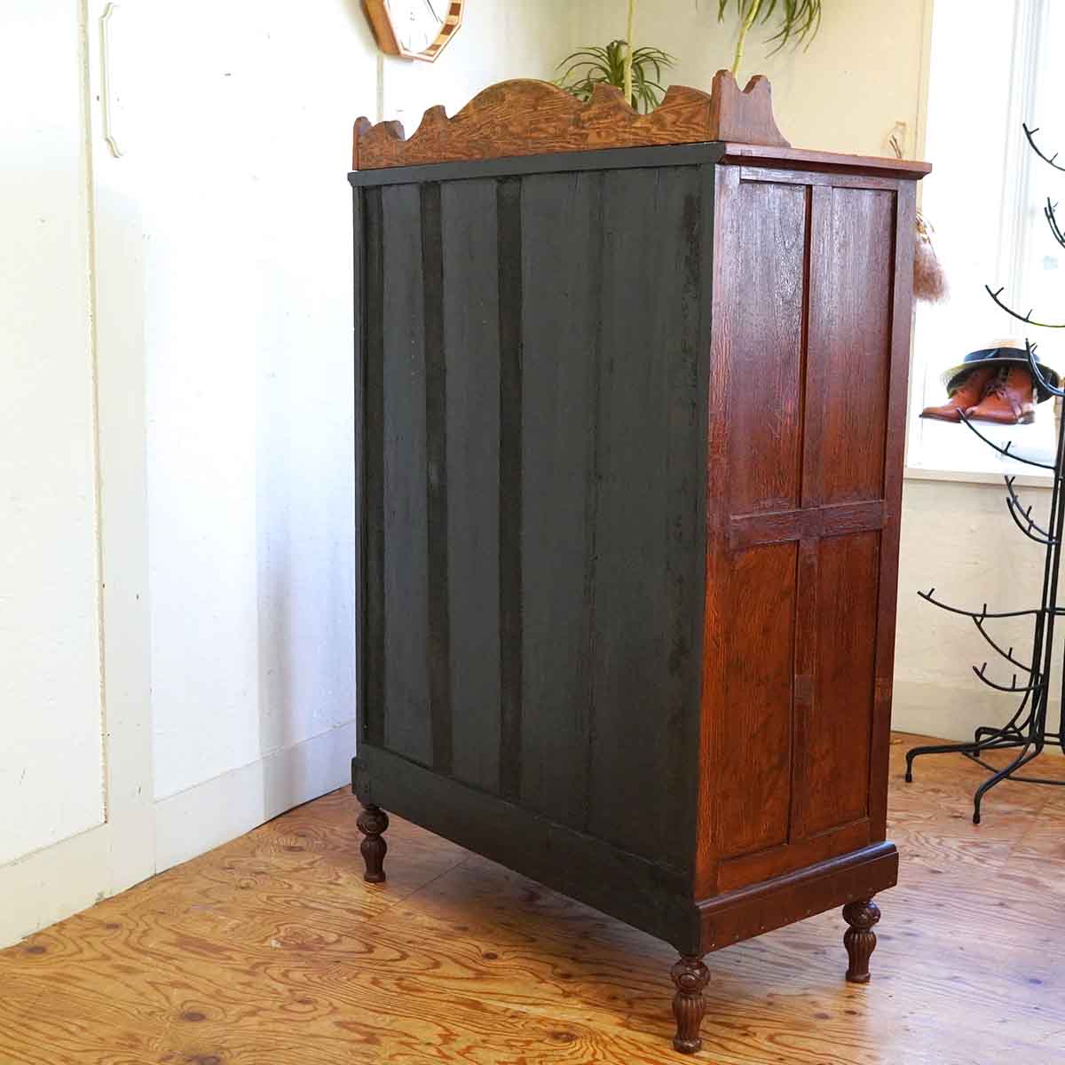 アンティーク キャビネット 色ガラス 収納