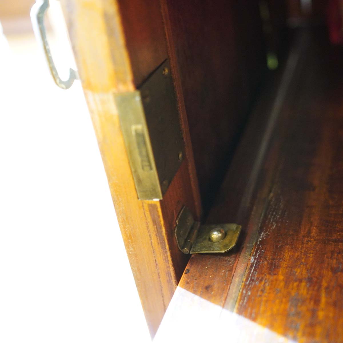 アンティーク キャビネット 色ガラス 収納