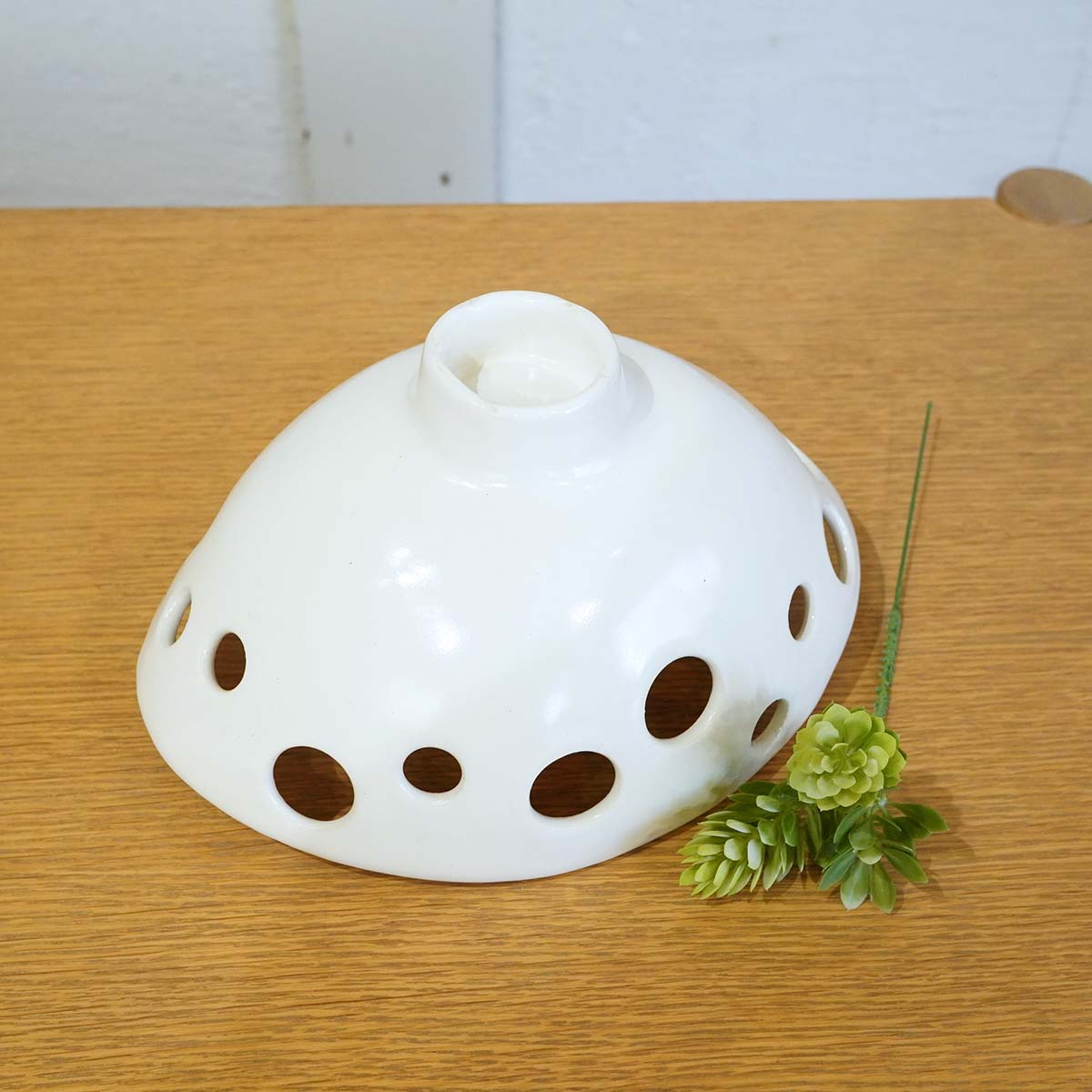 ギャルリももぐさ / 百草 花器 ドット穴 安藤雅信 白 古民家 中古