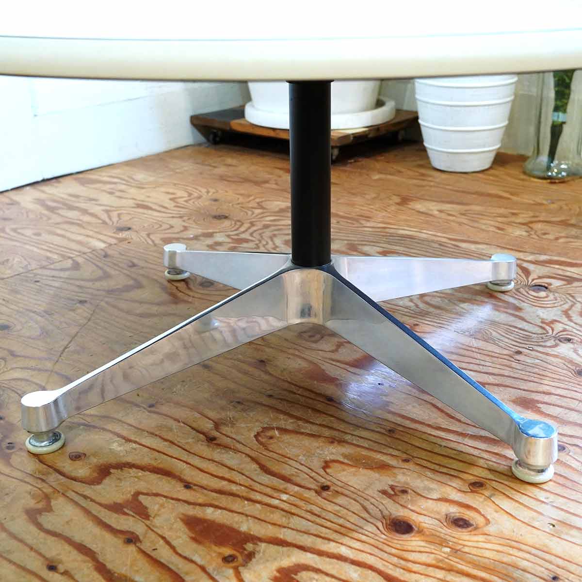 ハーマンミラー / Herman Miller コントラクトベース ラウンドテーブル ロータイプ イームズ 中古