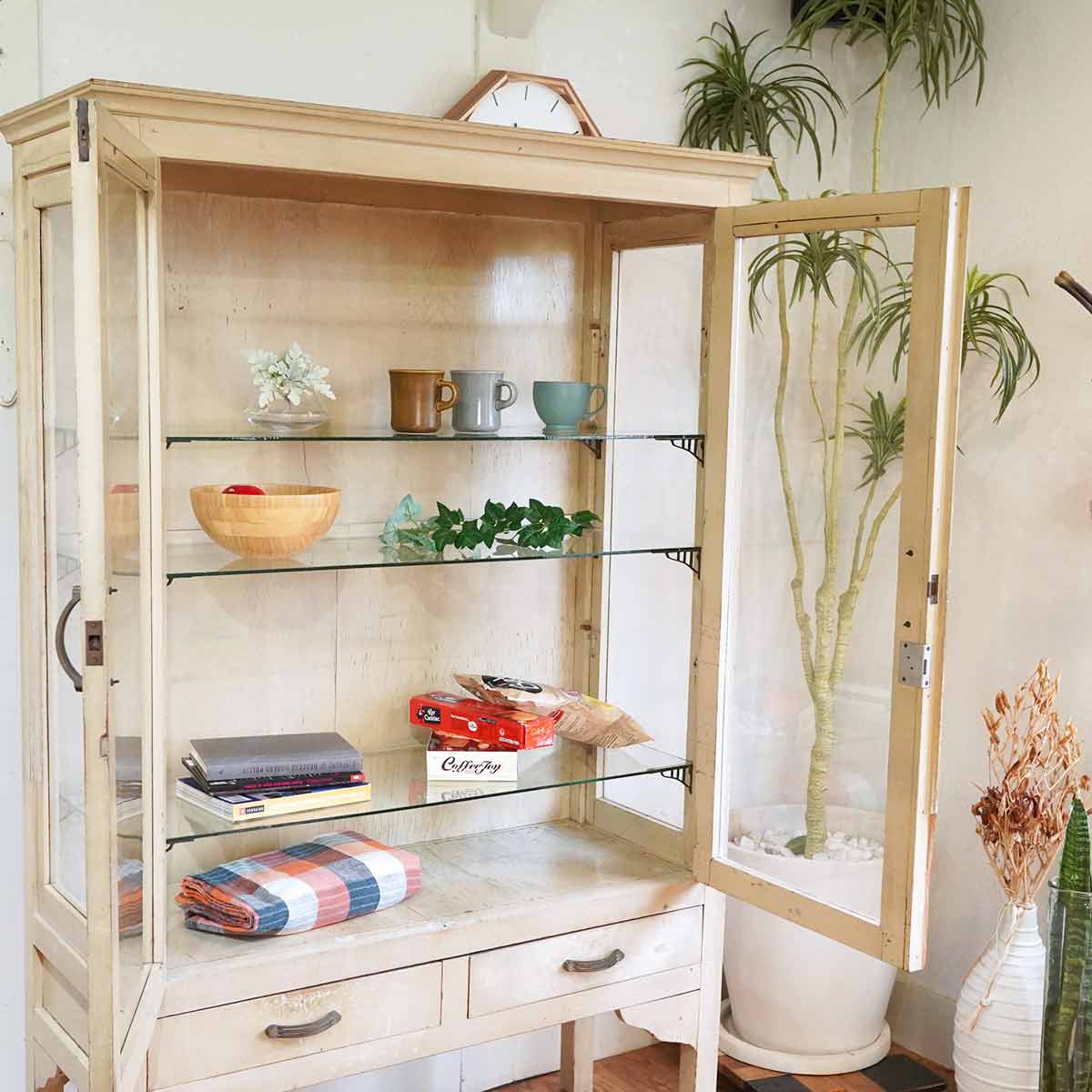 ケビント 医療棚 コレクションボード 飾り棚 キャビネット ホワイト レトロ アンティーク