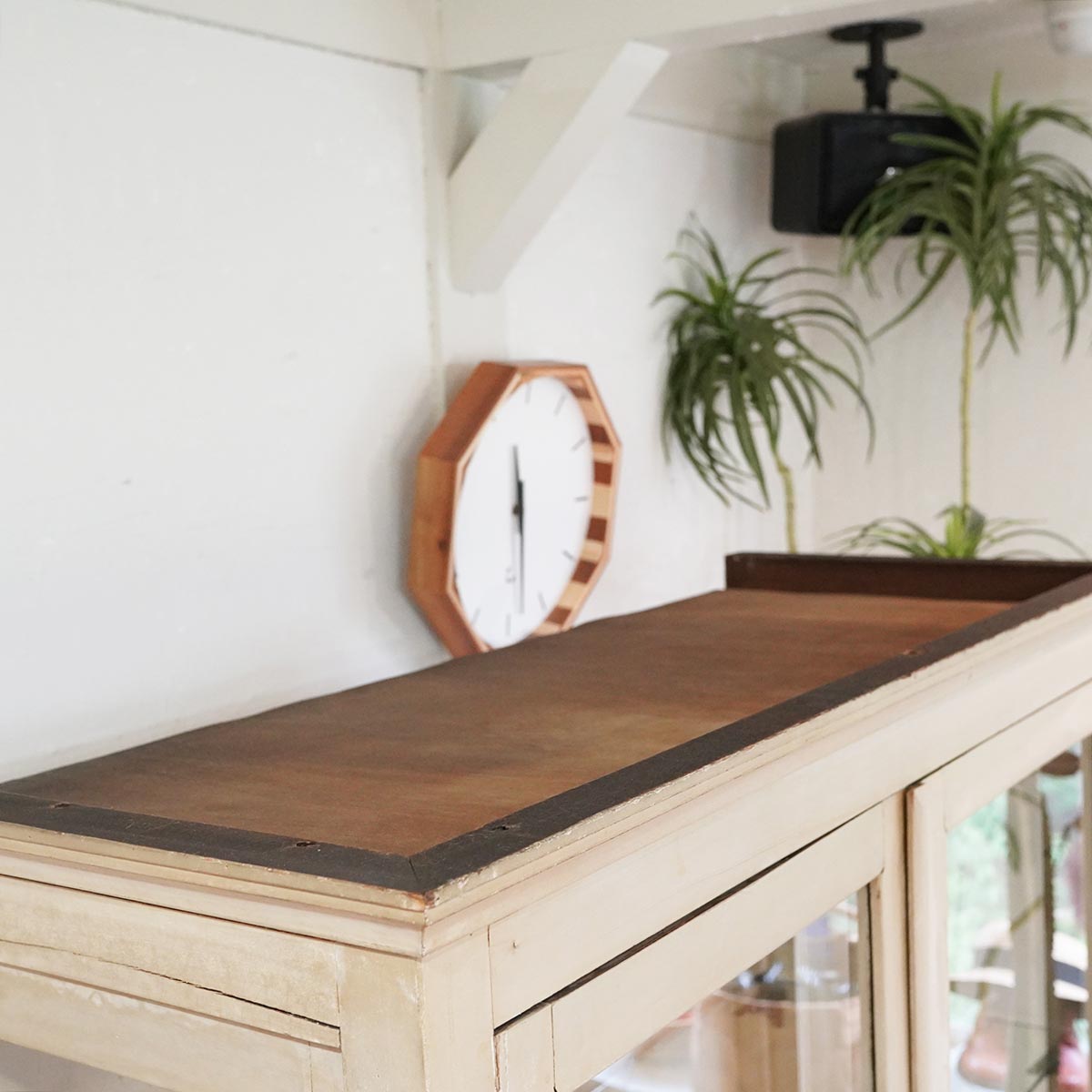 ケビント 医療棚 コレクションボード 飾り棚 キャビネット ホワイト レトロ アンティーク