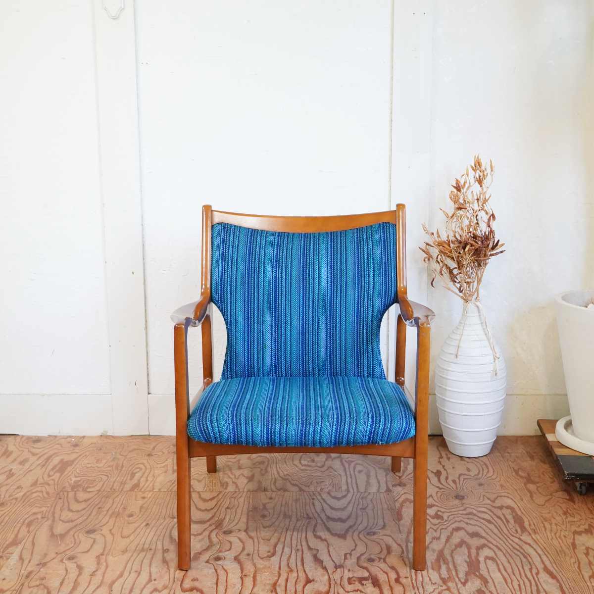 ①カリモク karimoku アームチェア アンティーク ヴィンテージ  