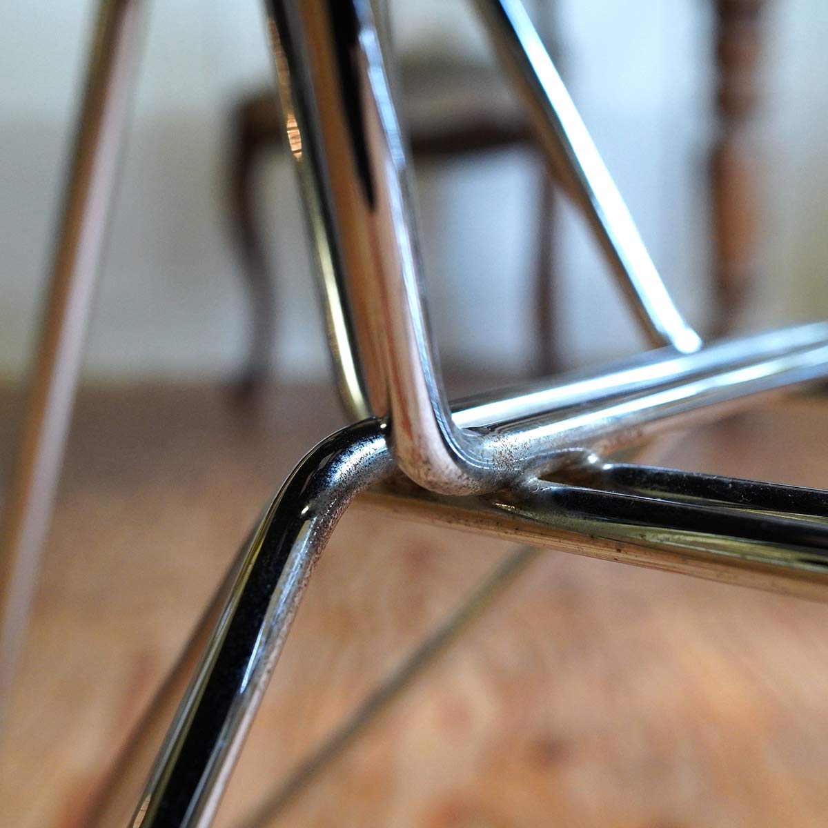 ハーマンミラー / Herman Miller ヴィトラ / Vitra サイドシェルチェア ブラック チャールズ&レイ・イームズ エッフェルベース 中古