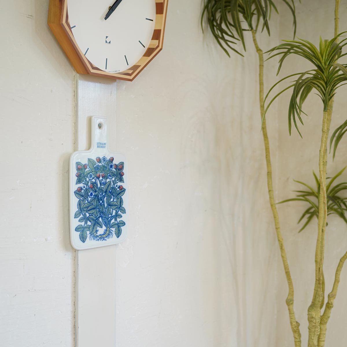 白山陶器 サービングトレイ チーズボード カッティングボード パンプレート ストロベリー 陶器 廃盤 【1】 中古