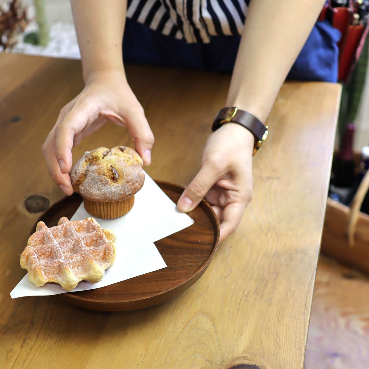 桜製作所 高杯 ウォールナット 供物台 中古