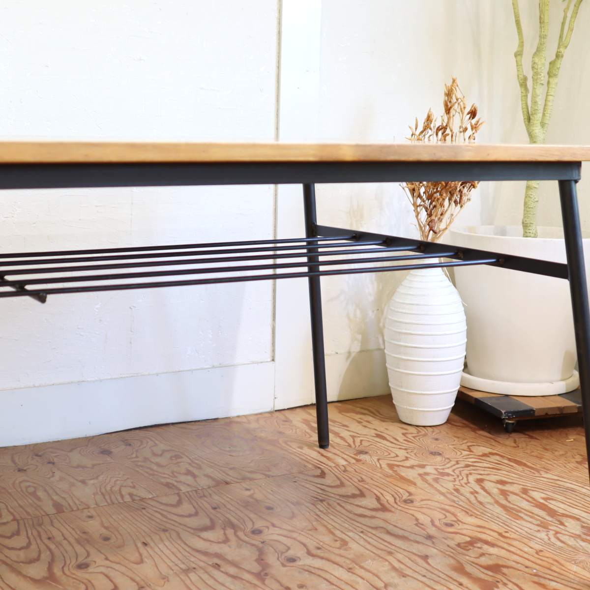 アイアン脚とパイン材のダイニングテーブル インダストリアル 中古