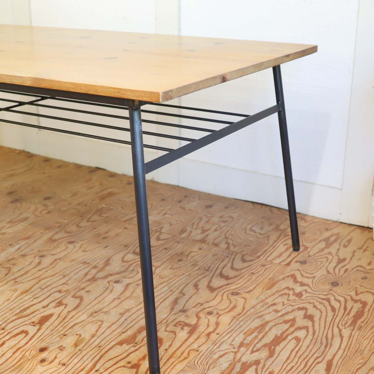 アイアン脚とパイン材のダイニングテーブル インダストリアル 中古