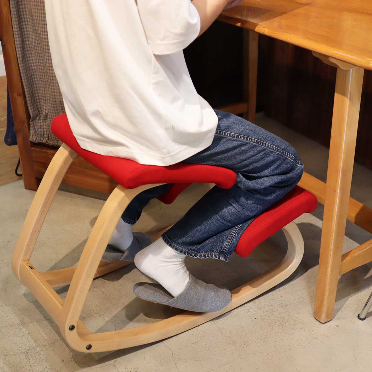 ヴァリエール / VARIER バリアブル / VARIABLE バランスチェア 赤 ピーター・オプスヴィック 中古