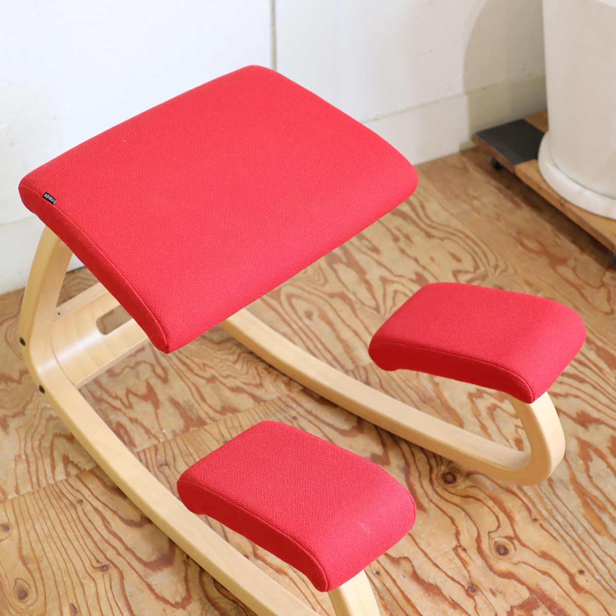 ヴァリエール / VARIER バリアブル / VARIABLE バランスチェア 赤 ピーター・オプスヴィック 中古