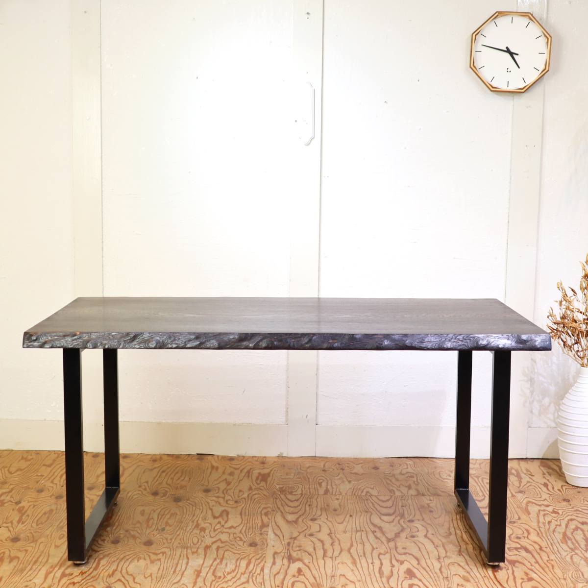 リバイブモブラープロジェクト タガヤサン 一枚板 無垢材 ダイニングテーブル リメイク家具 再生家具 地球環境にいちばん優しい家具