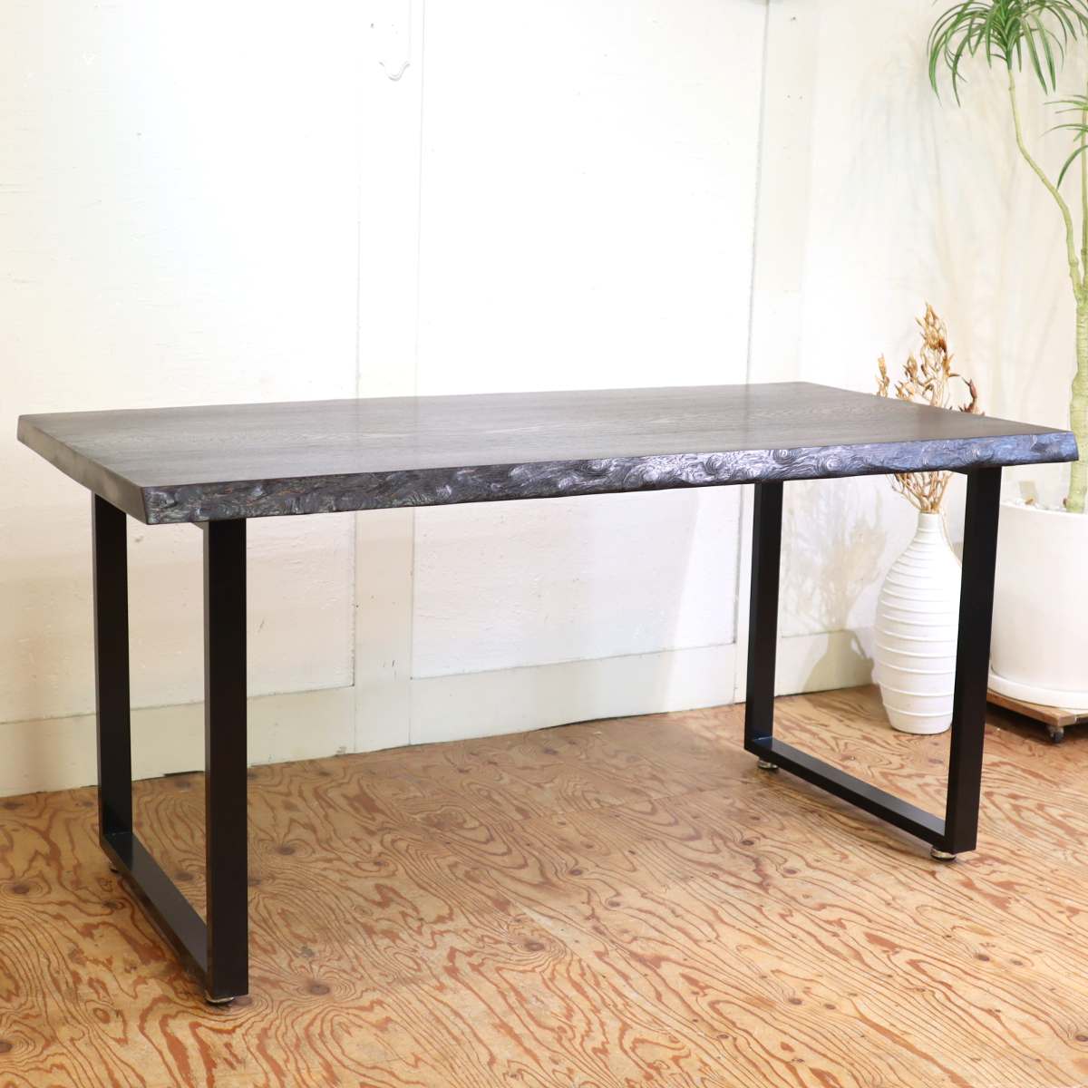 リバイブモブラープロジェクト タガヤサン 一枚板 無垢材 ダイニングテーブル リメイク家具 再生家具 地球環境にいちばん優しい家具