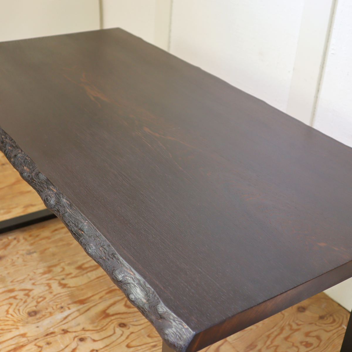 リバイブモブラープロジェクト タガヤサン 一枚板 無垢材 ダイニングテーブル リメイク家具 再生家具 地球環境にいちばん優しい家具