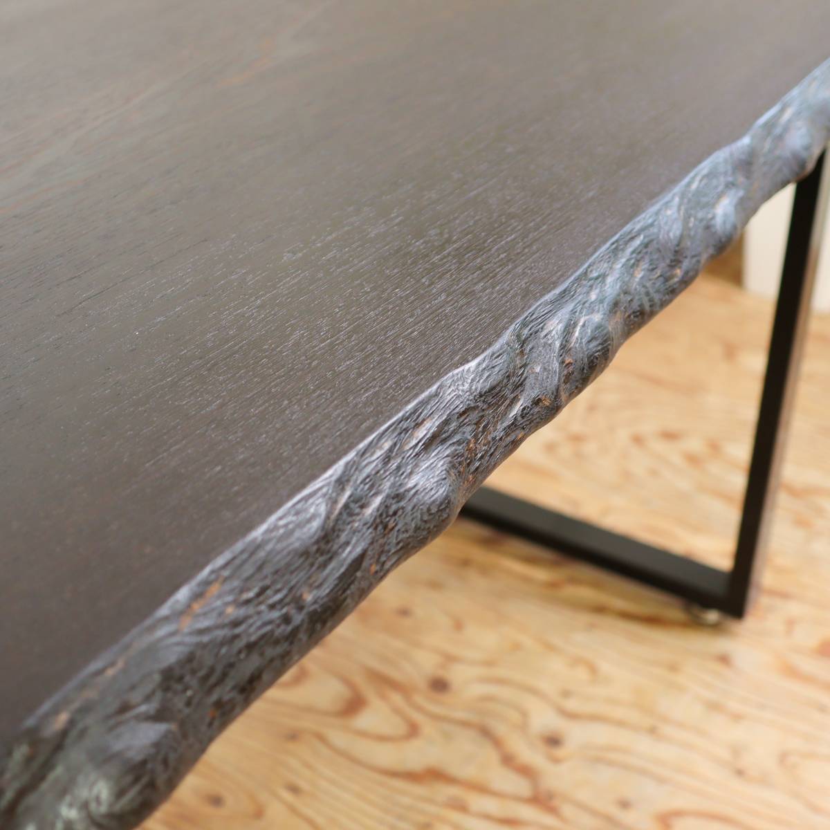 リバイブモブラープロジェクト タガヤサン 一枚板 無垢材 ダイニングテーブル リメイク家具 再生家具 地球環境にいちばん優しい家具