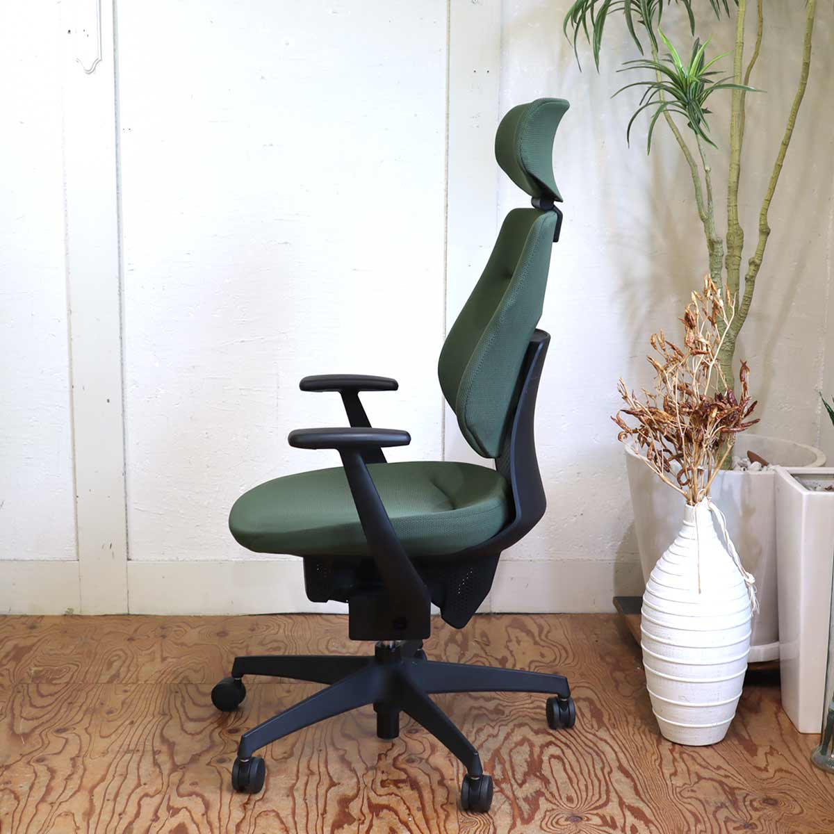 コクヨ / KOKUYO ing / イング オフィスチェア ワークチェア ヘッドレスト付き CRS-G3202E6 中古 <i>動画あり</i>
