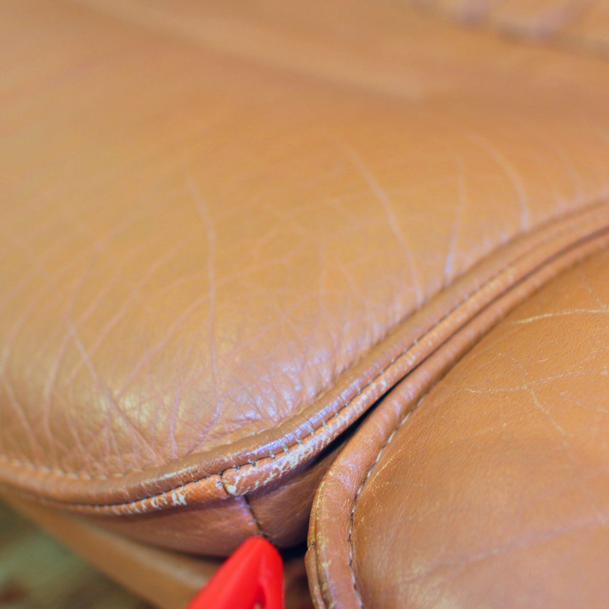 ベルグファニチャー / BERG Furniture E90 クラシック ハイバック3シーターソファ キャメル 本革張り 中古<i>動画</i>