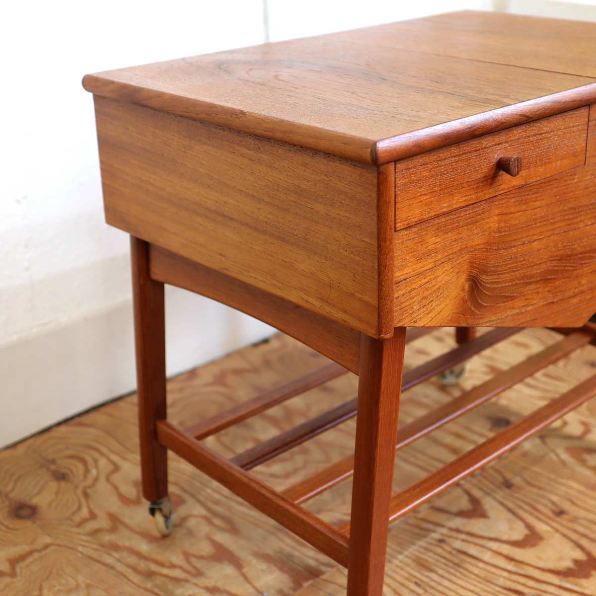 ソーイングボックス ワゴン 裁縫箱 サイドテーブル チーク キャスター付き スウェーデン製 北欧 ヴィンテージ