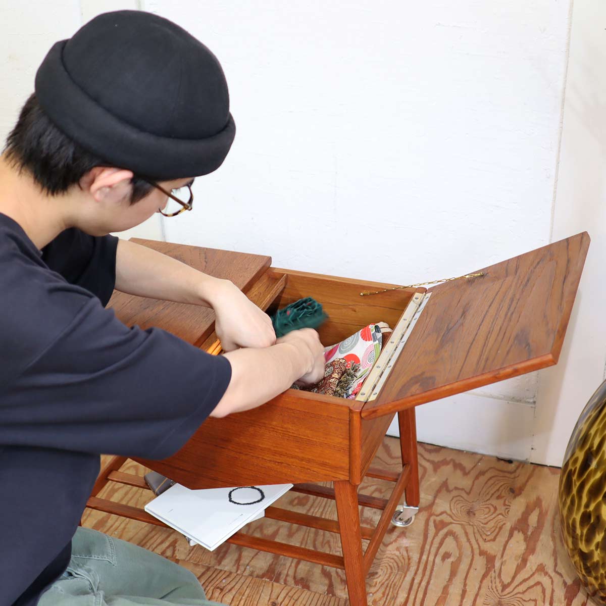 ソーイングボックス ワゴン 裁縫箱 サイドテーブル チーク キャスター付き スウェーデン製 北欧 ヴィンテージ