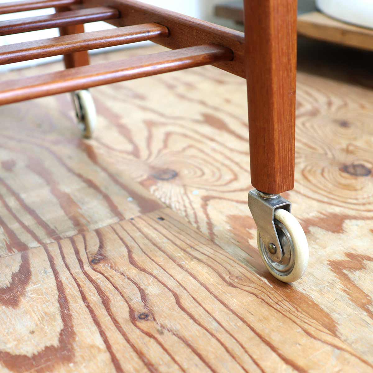 ソーイングボックス ワゴン 裁縫箱 サイドテーブル チーク キャスター付き スウェーデン製 北欧 ヴィンテージ