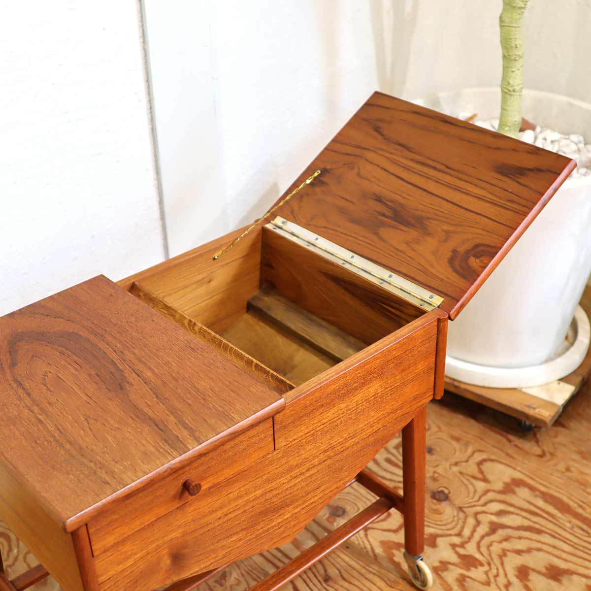ソーイングボックス ワゴン 裁縫箱 サイドテーブル チーク キャスター付き スウェーデン製 北欧 ヴィンテージ