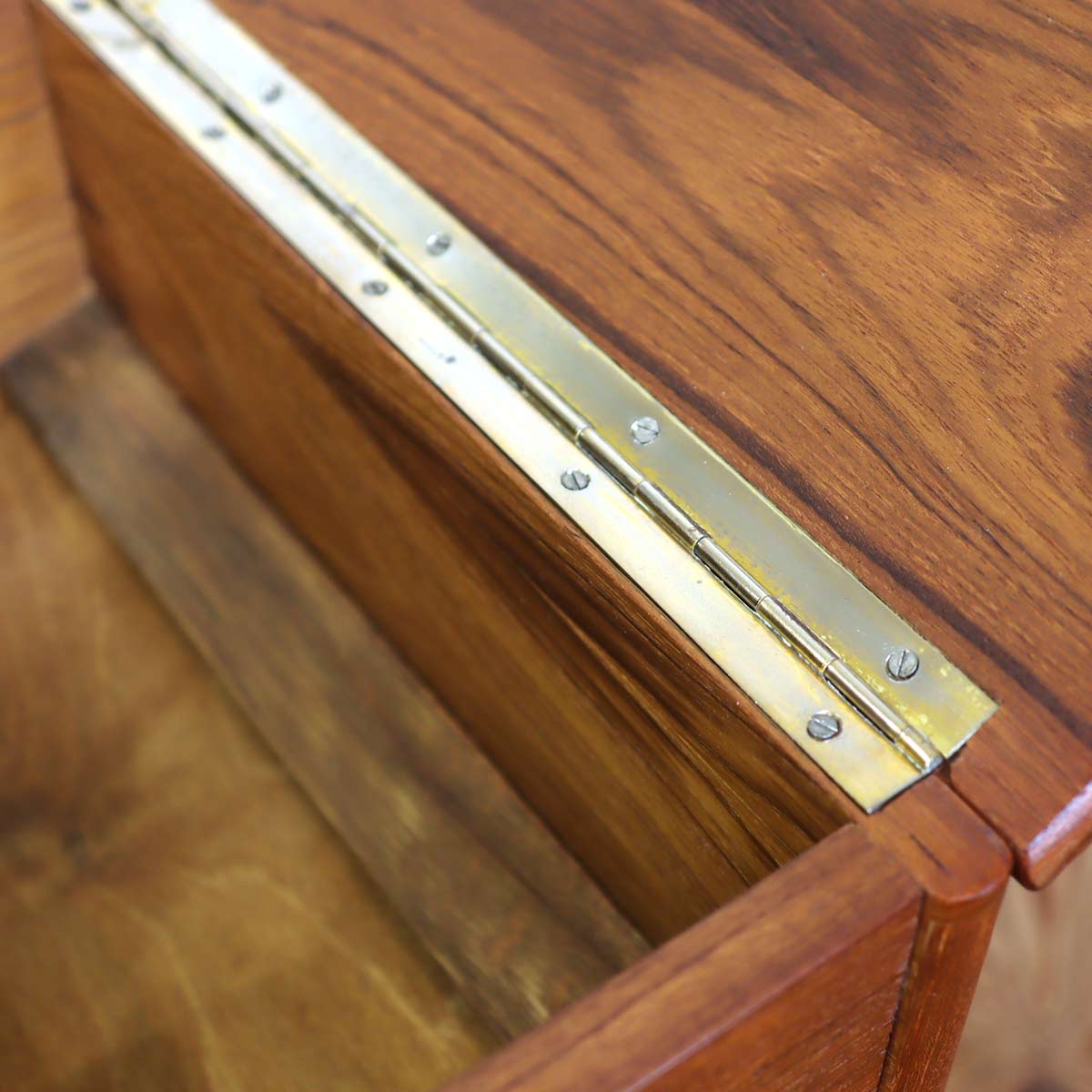 ソーイングボックス ワゴン 裁縫箱 サイドテーブル チーク キャスター付き スウェーデン製 北欧 ヴィンテージ