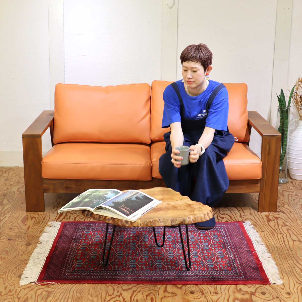 ウォールナットフレームソファ 2人掛け アームソファ オレンジ 中古