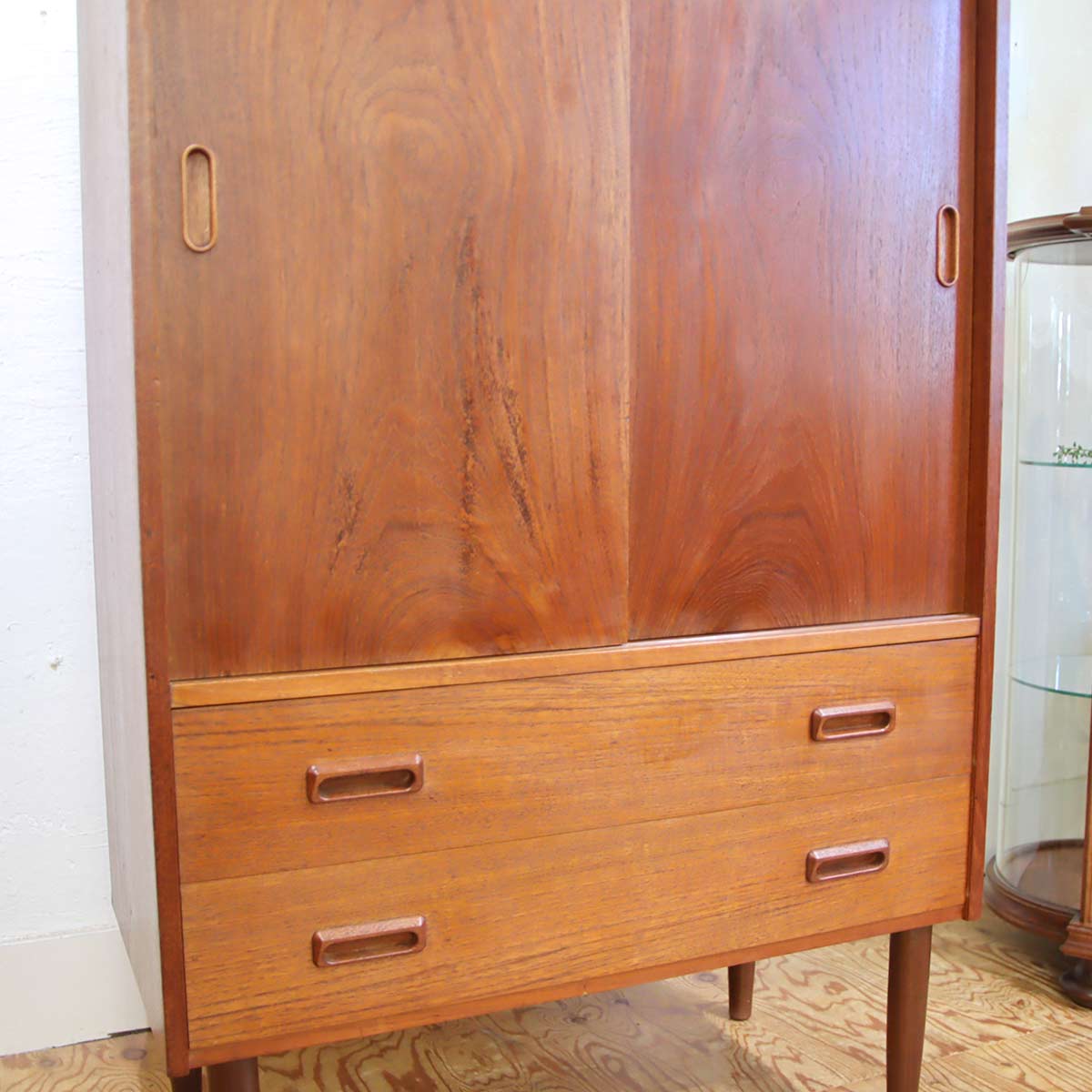 ミドルボード キャビネット 北欧 スウェーデン製 ヴィンテージ