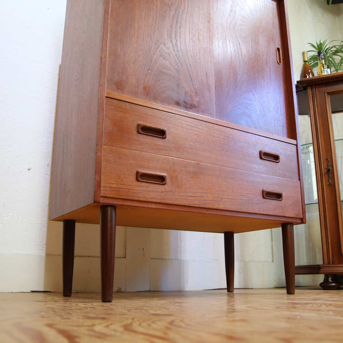 ミドルボード キャビネット 北欧 スウェーデン製 ヴィンテージ