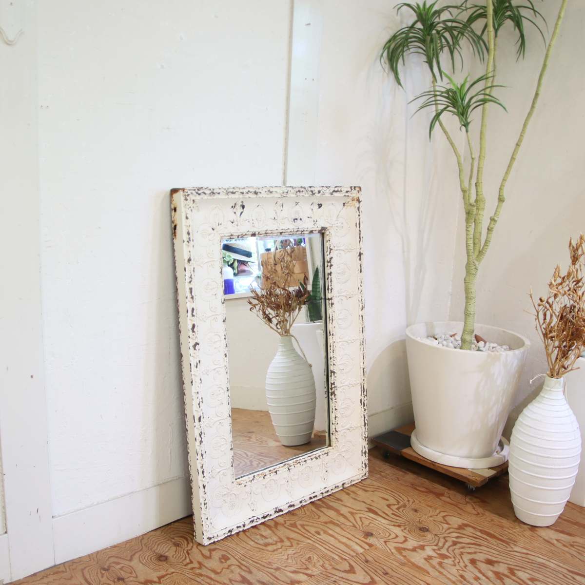 ウォールミラー シャビー アンティーク仕上げ 中古