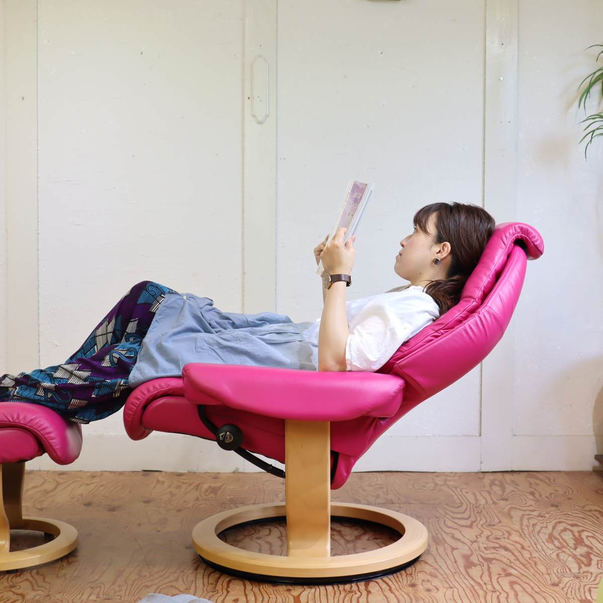 エコーネス / EKORNES ボイジャー ストレスレスチェア&オットマン ピンク 中古<i>動画</i>