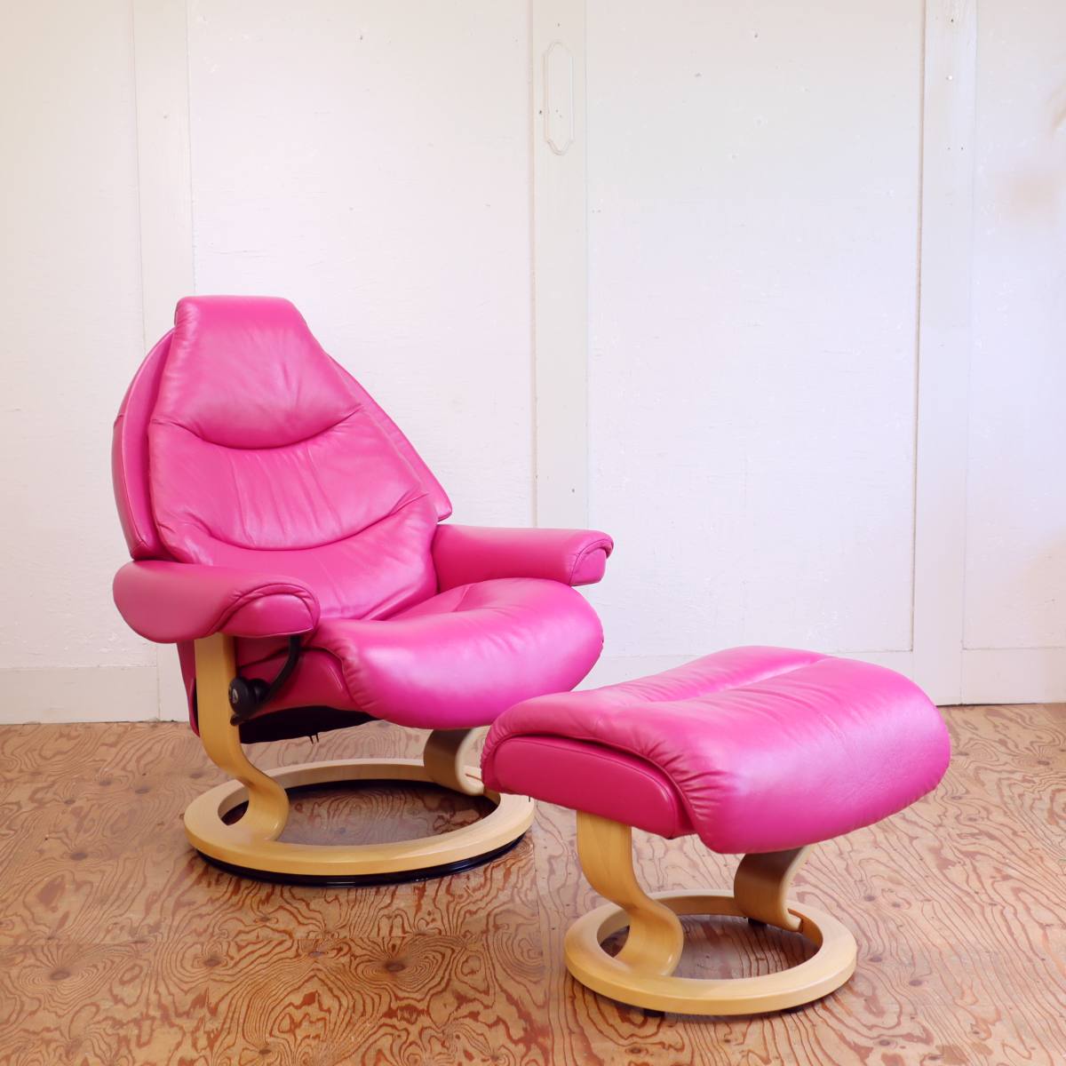 エコーネス / EKORNES ボイジャー ストレスレスチェア&オットマン ピンク 中古<i>動画</i>