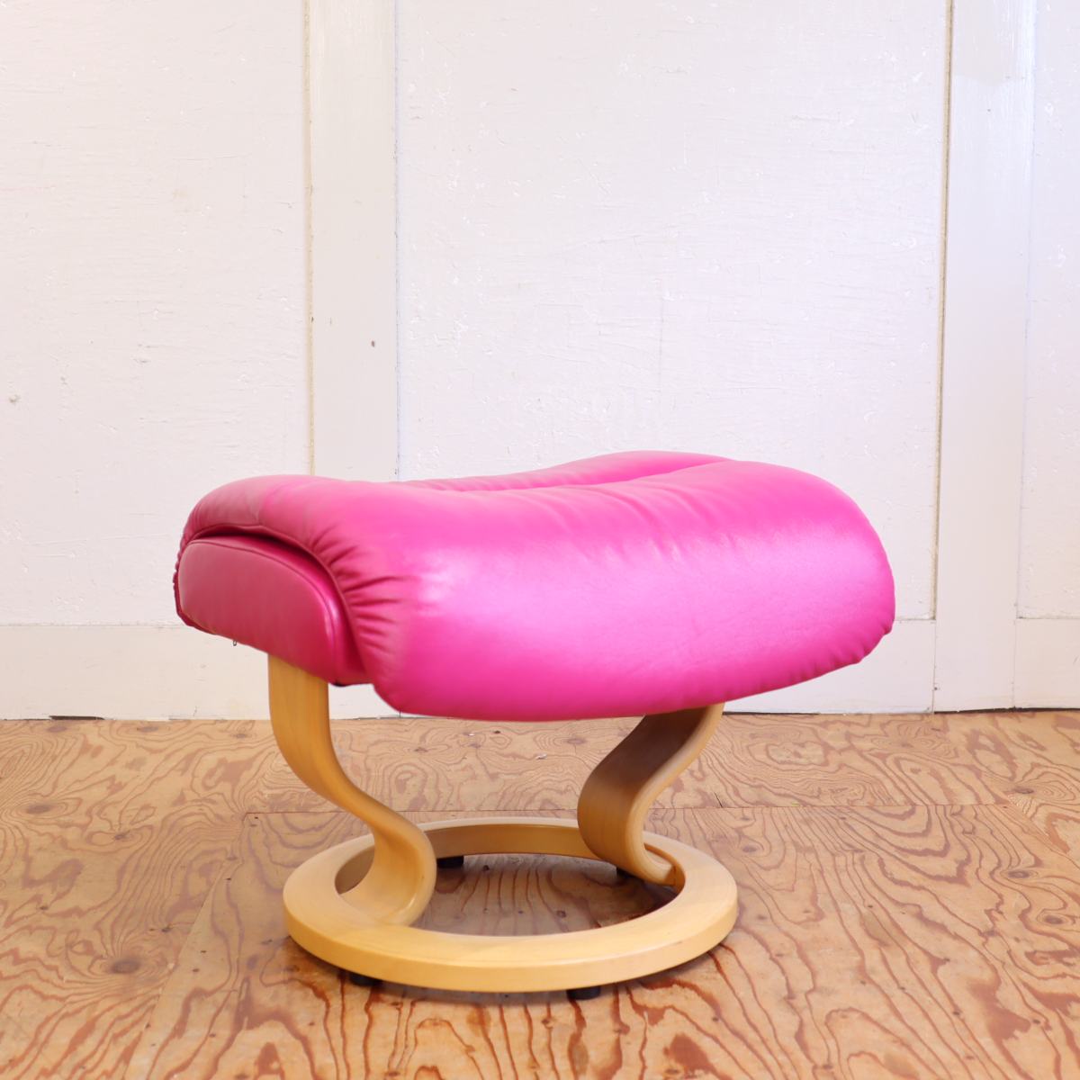 エコーネス / EKORNES ボイジャー ストレスレスチェア&オットマン ピンク 中古<i>動画</i>