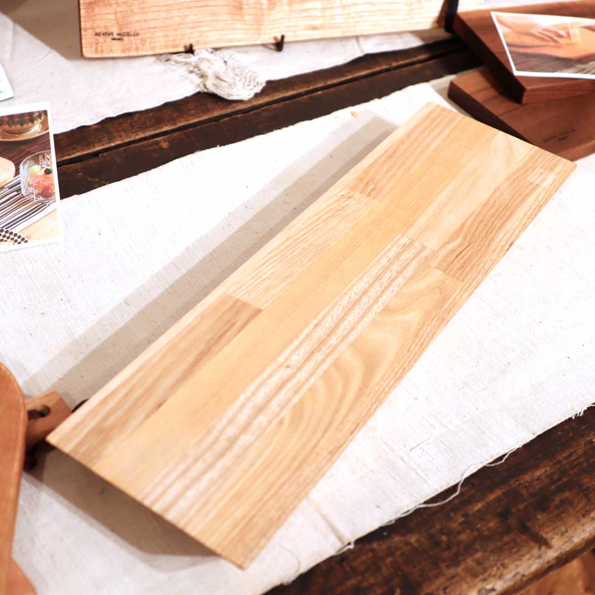 リバイブモブラープロジェクト 不要になった古い家具の木材から作ったウォールシェルフ タモ 【2】 地球にいちばんやさしい家具 SDGs