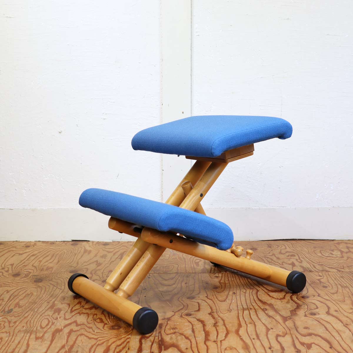 ヴァリエール / VARIER バランスチェア マルチ・バランス / MULTI ブルー ジュニアアタッチメント付 ピーター・オプスヴィック ストッケ 中古