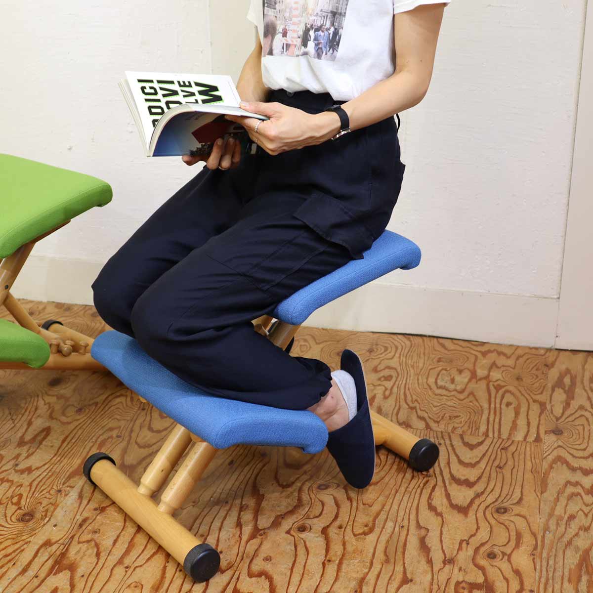 ヴァリエール / VARIER バランスチェア マルチ・バランス / MULTI ブルー ジュニアアタッチメント付 ピーター・オプスヴィック ストッケ 中古