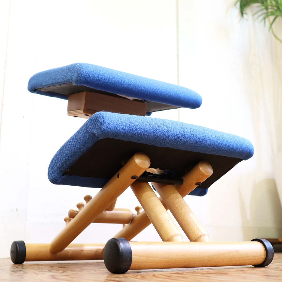 ヴァリエール / VARIER バランスチェア マルチ・バランス / MULTI ブルー ジュニアアタッチメント付 ピーター・オプスヴィック ストッケ 中古