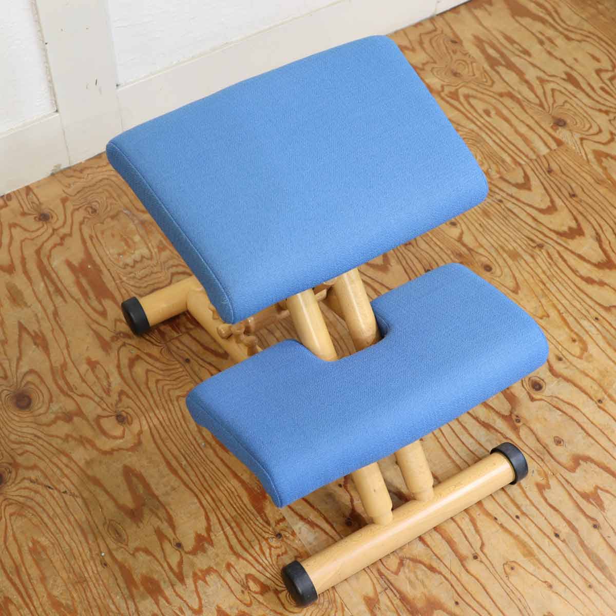 ヴァリエール / VARIER バランスチェア マルチ・バランス / MULTI ブルー ジュニアアタッチメント付 ピーター・オプスヴィック ストッケ 中古