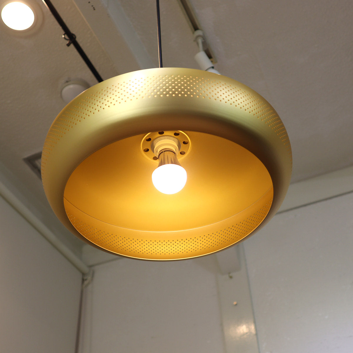 ウメイ / UMAGE クラヴァダイン / Clava Dine ペンダントライト 1灯【3】 ゴールド / brushed brass 照明 北欧デンマーク 中古