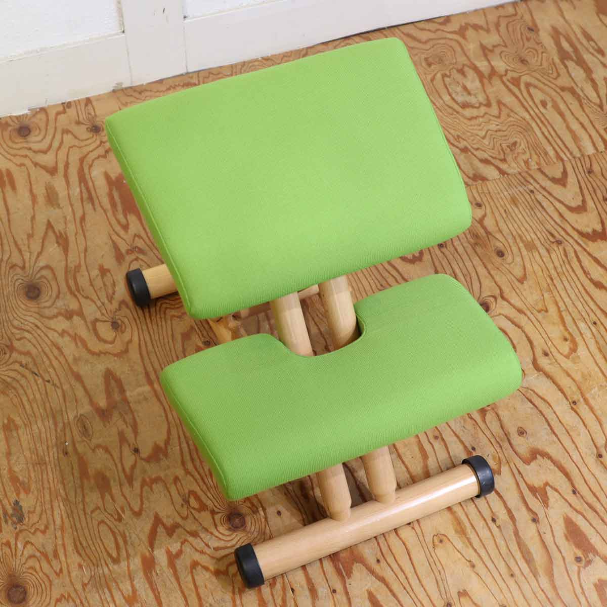 ヴァリエール / VARIER バランスチェア マルチ・バランス / MULTI グリーン ジュニアアタッチメント付 ピーター・オプスヴィック ストッケ 中古