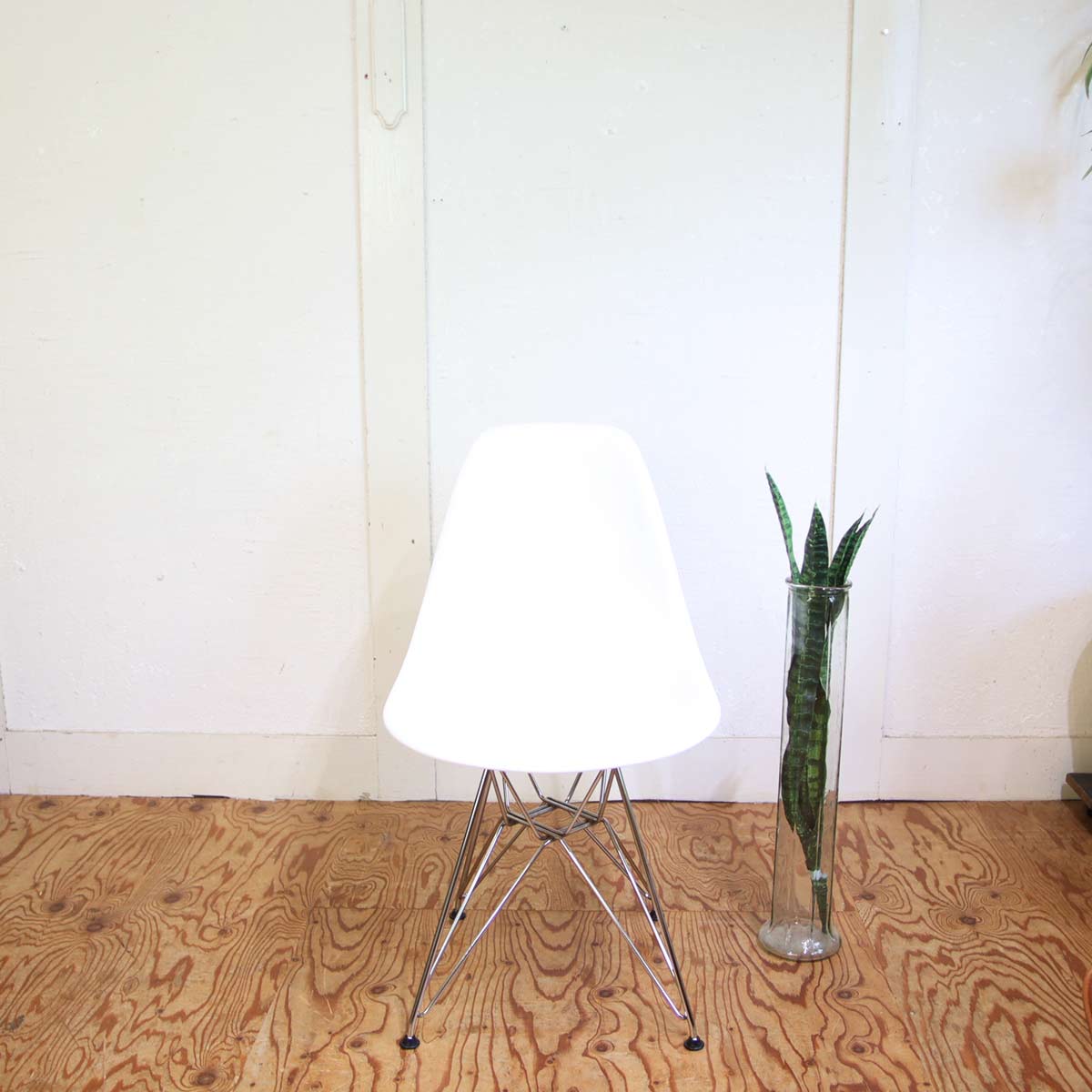 ハーマンミラー / Herman Miller サイドシェルチェア ホワイト 【1】 エッフェルベース チャールズ&レイ・イームズ 中古