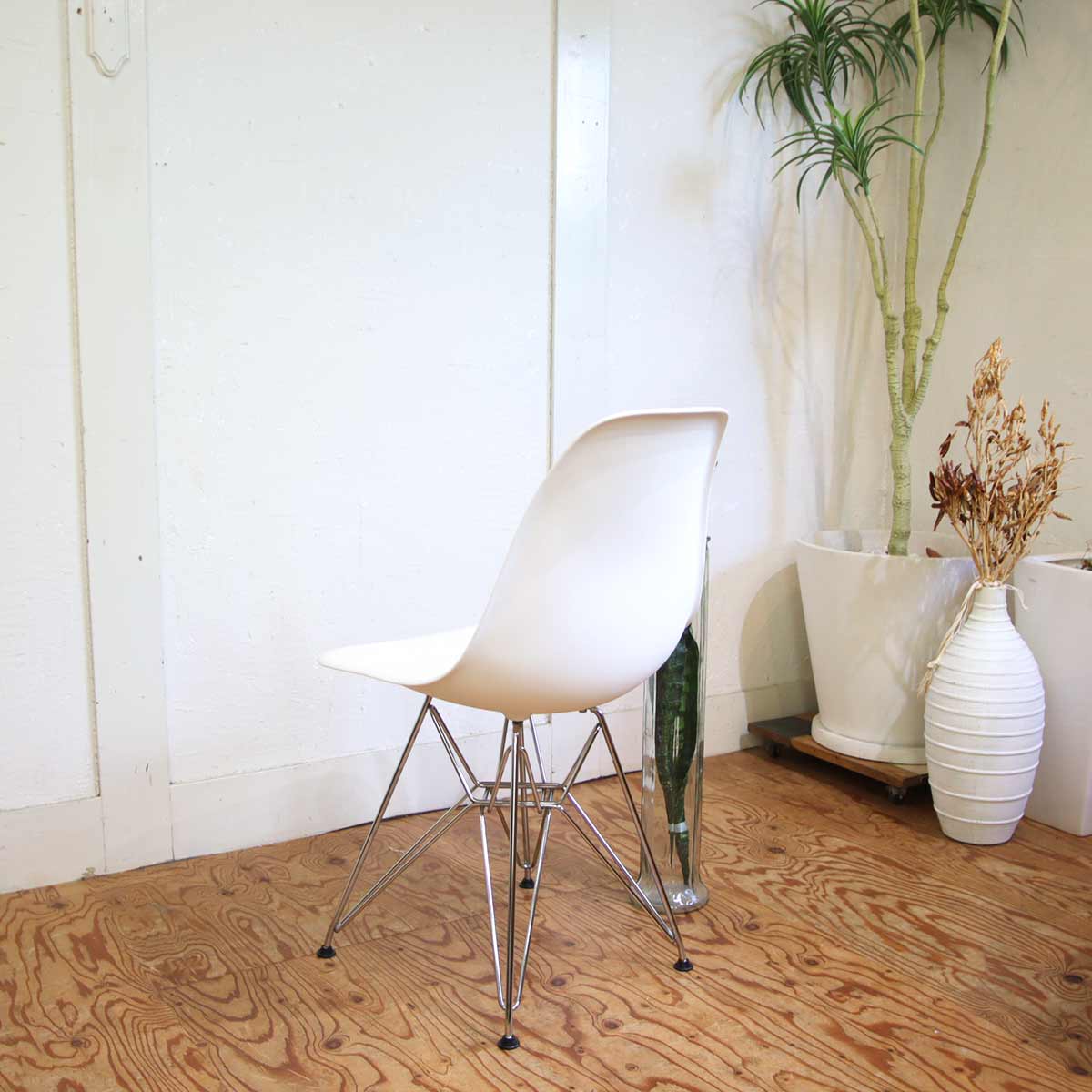 ハーマンミラー / Herman Miller サイドシェルチェア ホワイト 【2】 エッフェルベース チャールズ&レイ・イームズ 中古