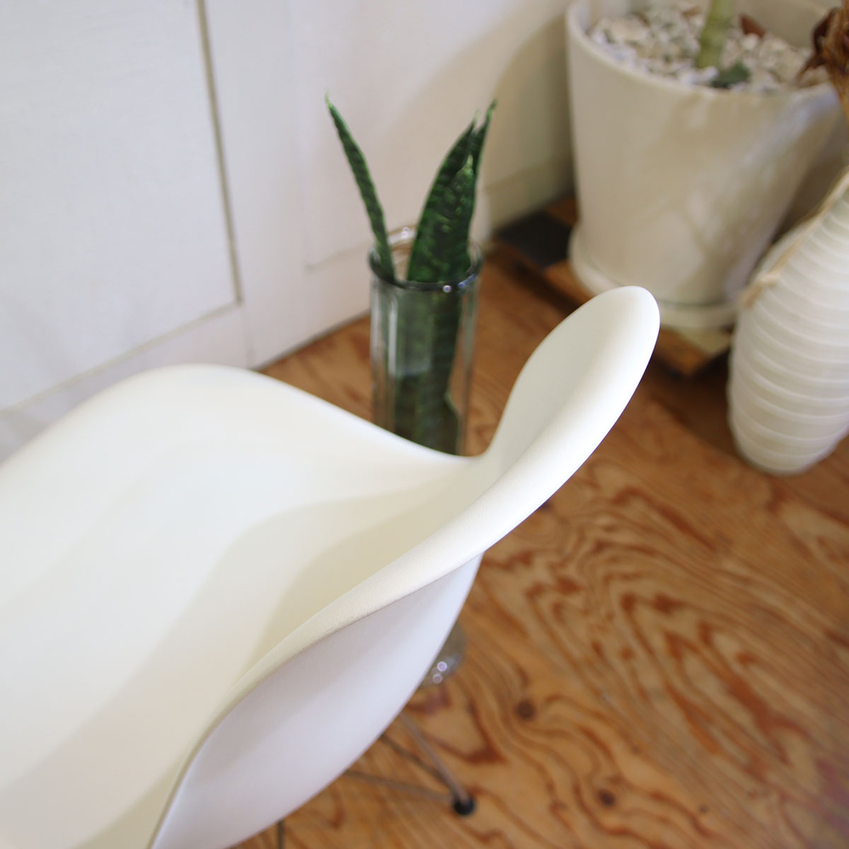 ハーマンミラー / Herman Miller サイドシェルチェア ホワイト 【2】 エッフェルベース チャールズ&レイ・イームズ 中古