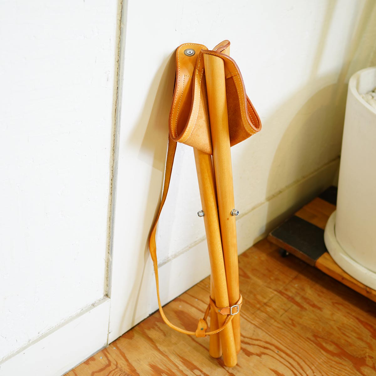 ハンティングチェア スツール 本革 アウトドア キャンプ 中古