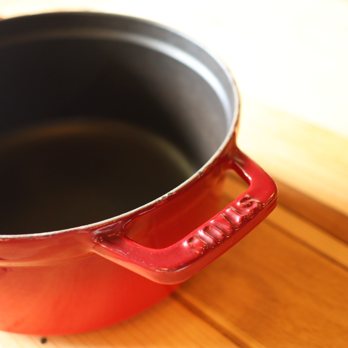 ストウブ / STAUB ピコ ココット 鋳物ホーロー鍋 18cm 赤 中古