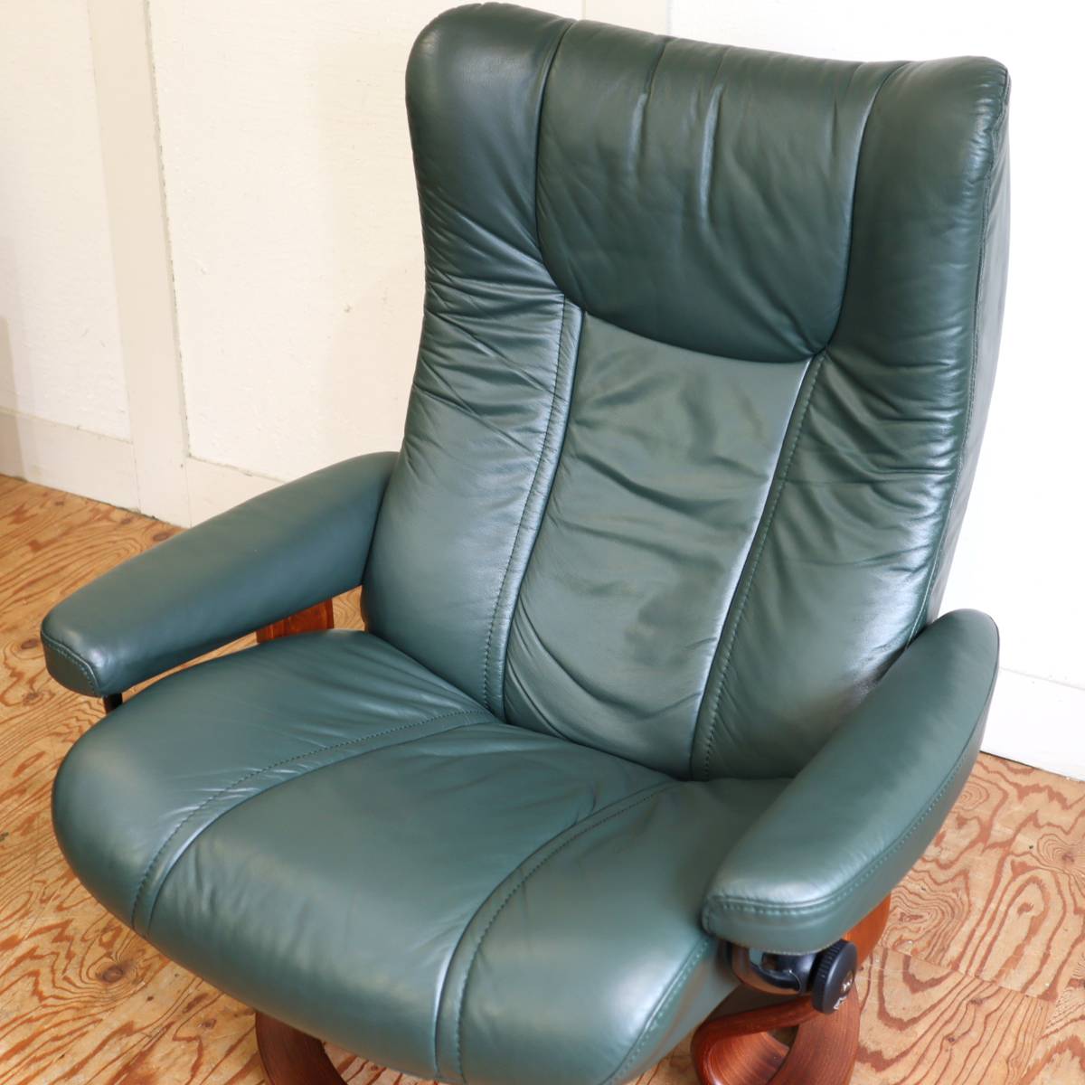 エコーネス / EKORNES ストレスレスチェア Wing Lサイズ オットマン付 本革張り グリーン 中古