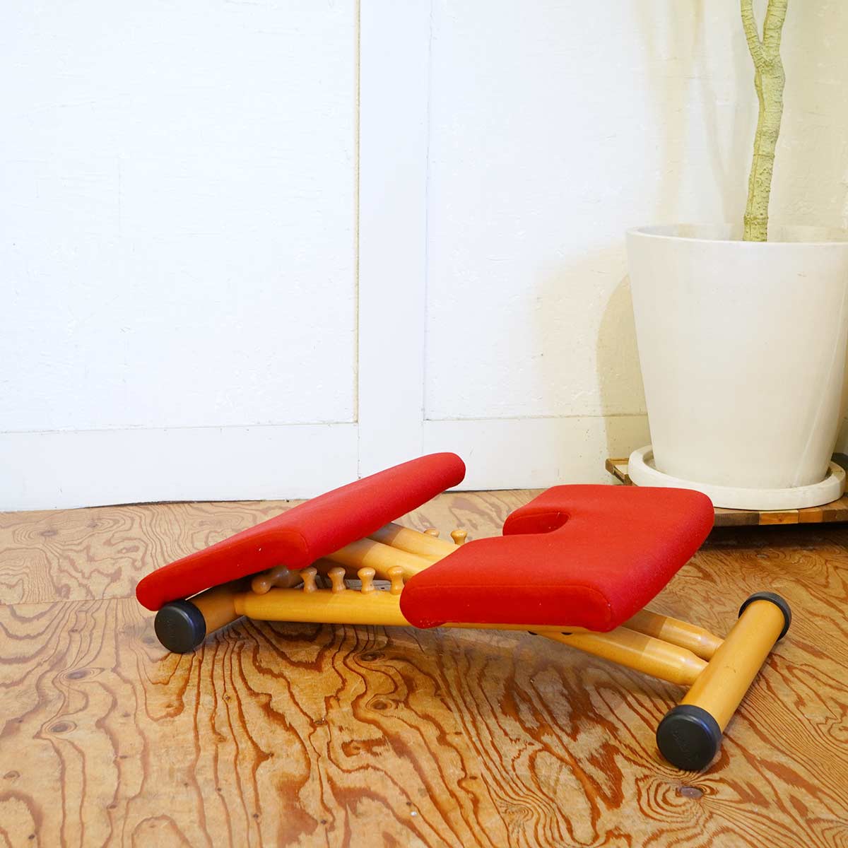 ヴァリエール / VARIER バランスチェア マルチ・バランス / MULTI レッド ピーター・オプスヴィック ストッケ 中古