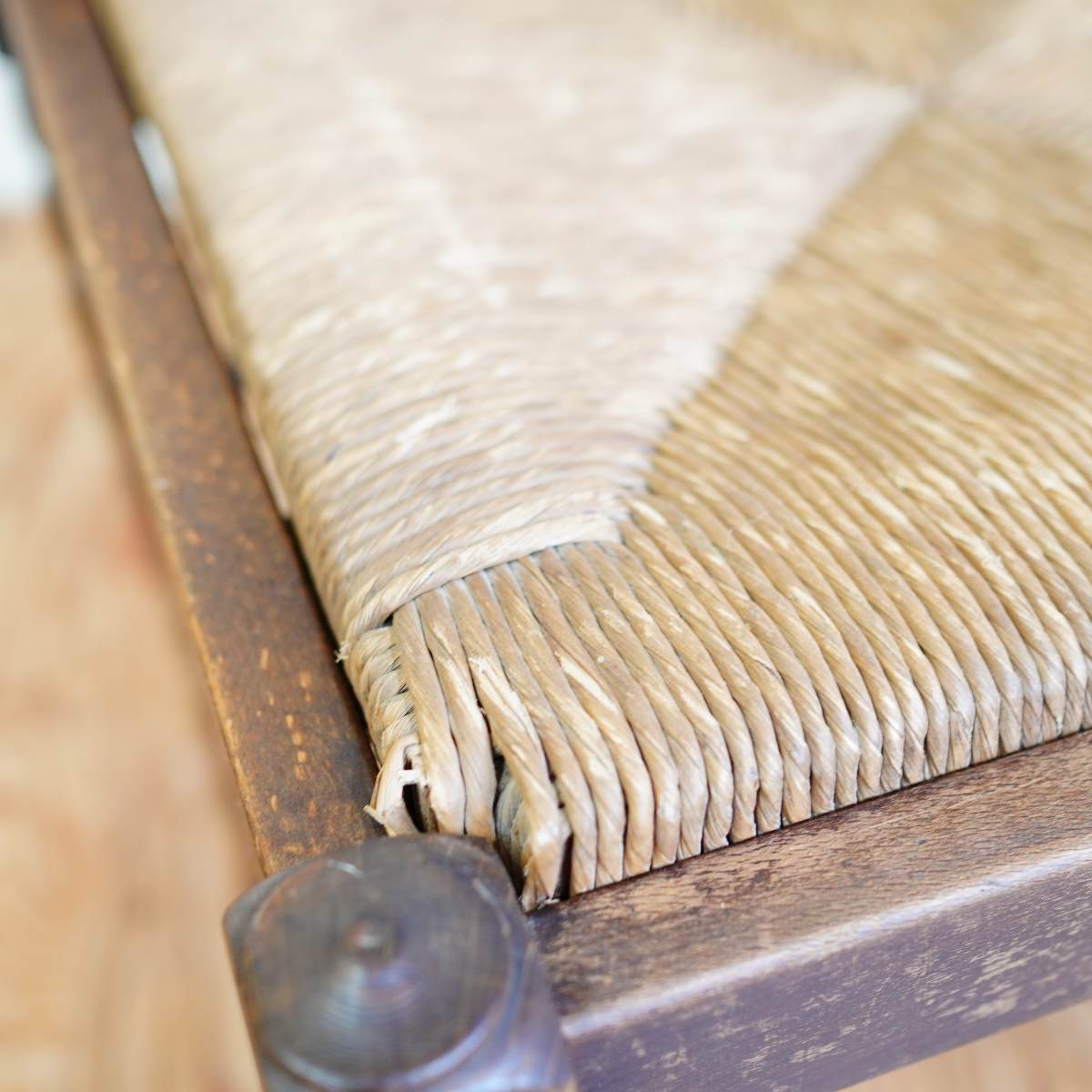 英国アンティーク コーナーチェア ボビンフレーム ラッシ張り